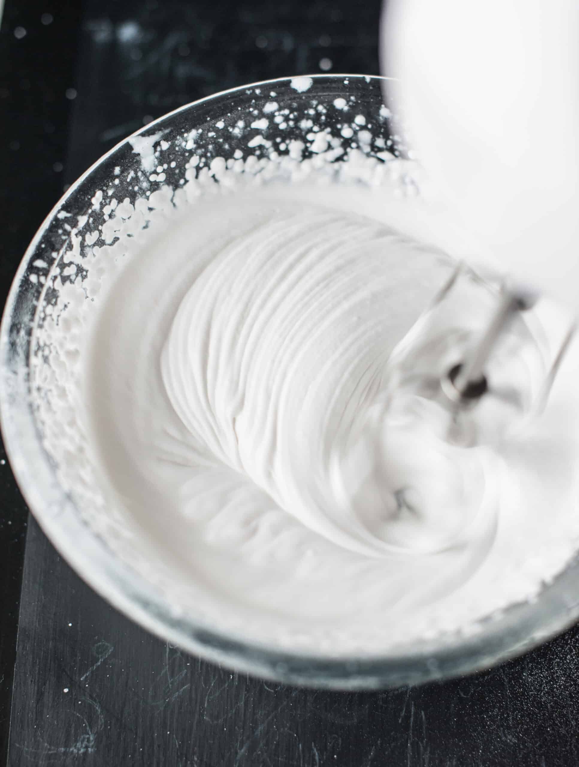 Image: vegan whipped cream in a bowl