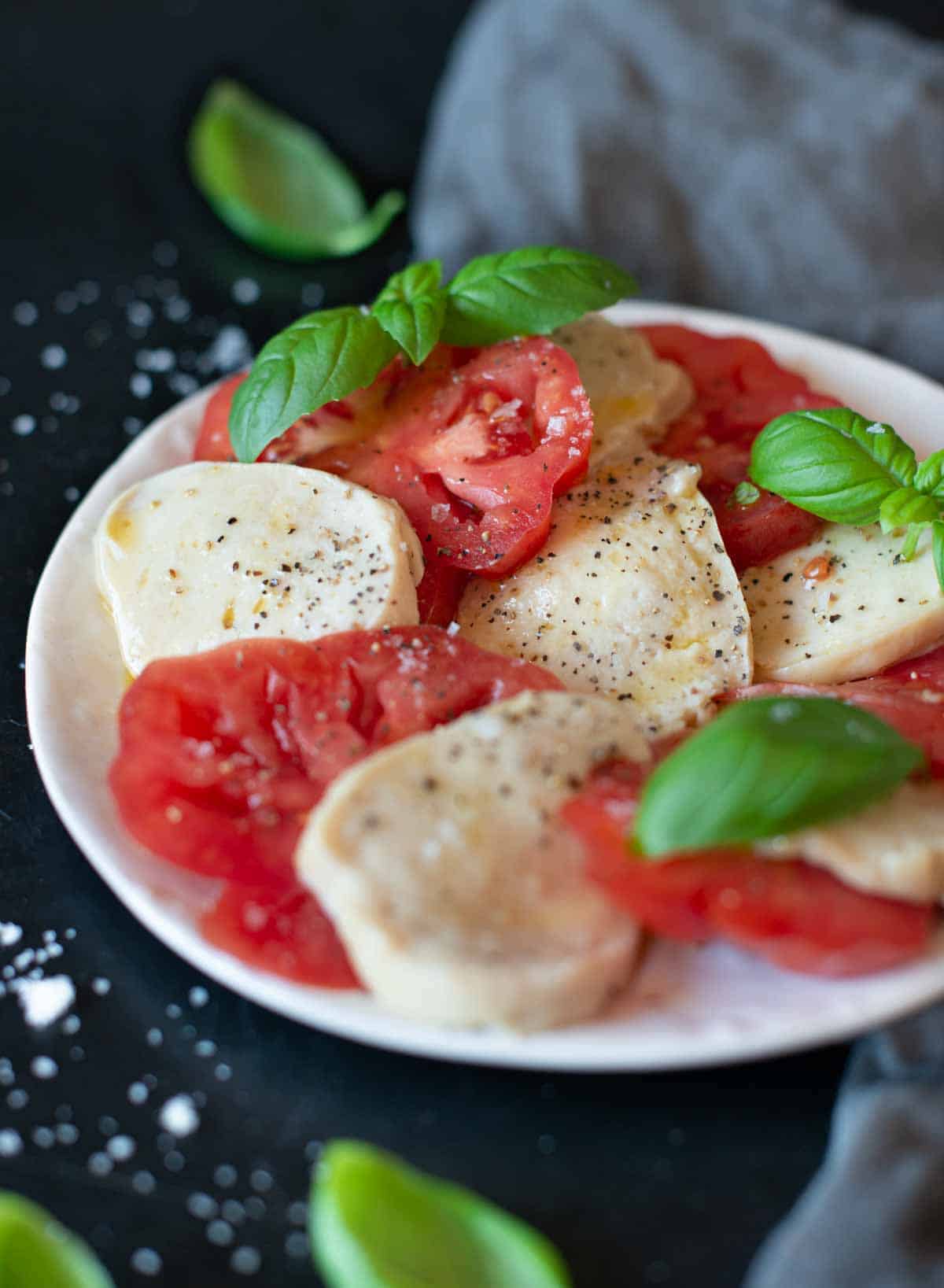 picture of vegan mozzarella served in a caprese salad