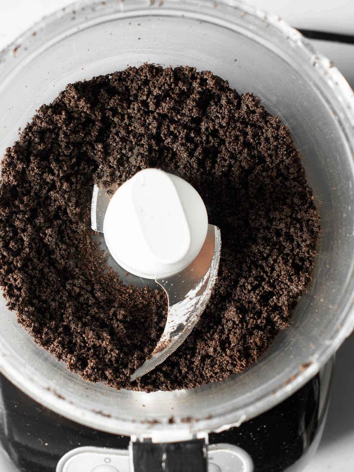 Kekse zermahlen in der Küchenmaschine