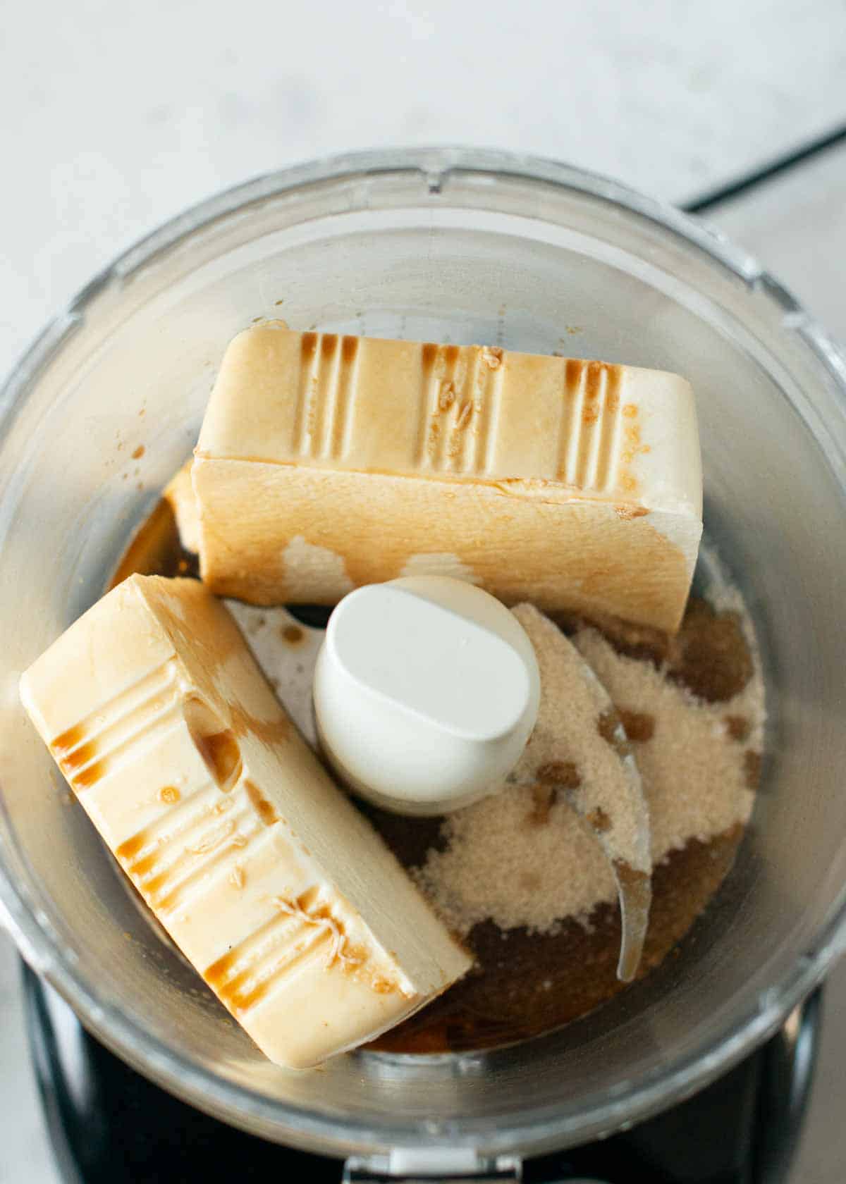 Bild: Protein Pudding Zutaten in einer Küchenmaschine
