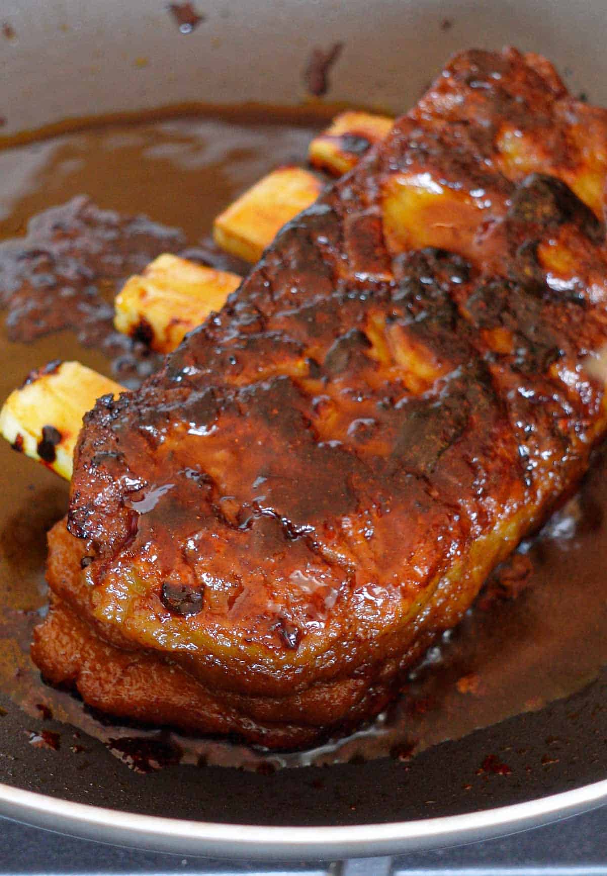 Image: Vegan ribs in a pan