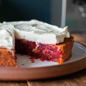 vegan beetroot cake featured image